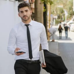 טל גניש